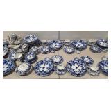 Flo Blue china - 107-pcs J & G Meakin, Colonial