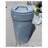 Plastic trashcan with lid, seller code KP
