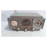 Early Zenith AM/FM radio alarm clock, please note