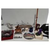 Miscellaneous lot, wicker sleighs, small wreath,