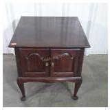 Harden Furniture Lamp End Table, Queen Anne feet
