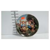 Hummel Little Companions Collection 8" wall plate-