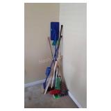 Long handles tool lot, includes dust mops and