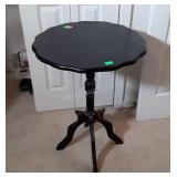 Accent Stand, black pie crust style table, 22"