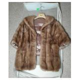 Fur wrap. Size unknown. Very nice condition. With