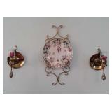 Wall Decor lot, plate with rack, pair of brass