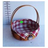 2001 Longaberger basket with cloth liner and