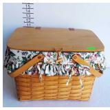 1998 Longaberger basket with lid double handles