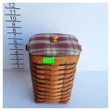1995 Longaberger basket with lid and handle