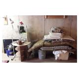 Home Goods Group lot, includes patio chair