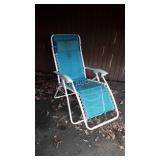 Zero gravity folding chair