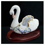 Lenox carousel swan chariot figure, 7", includes
