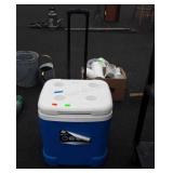 Igloo Ice Cube Cooler, 60qts size, nice usable