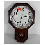 Waltham regulator clock, plastic case, battery