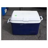Rubbermaid cooler