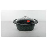 Stoneware crockpot dish with glass lid