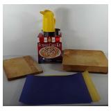 Kitchenwares, includes two wooden cutting boards