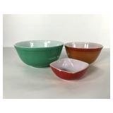 Pyrex group, red 410 square bowl, green 403 and