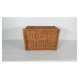 Woven / wicker style trunk with hinged lid and