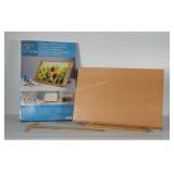 All media flat surface easel. Measures 20x30