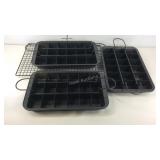 Kitchenware, three baking pans with dividers used