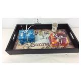 Serving tray with two sets of marble design