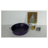 Home decor group, two candles, pineapple wall