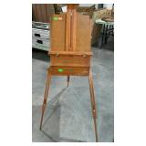 Art easel, folds for storage