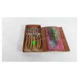 Knife set, includes six knives with wooden