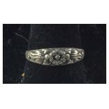 Sterling silver floral ring size 7.5