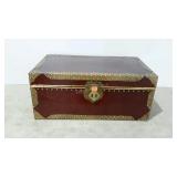 Decorative storage box/trunk. 26"×16"×11".