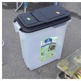 Pet Food Dispenser Container, holds up to 45lbs