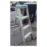 4ft Aluminum Step Ladder in used condition