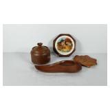 Kitchenwares, includes wooden dogwood trivet,