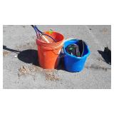 Miscellaneous lot, bucket, windshield brush,