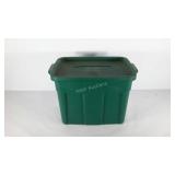 Rubbermaid Roughneck 18 gallon tote with lid.