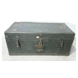 Storage trunk foot locker, 16 x 32 x 14, smells a