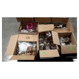 Skid lot: wine glasses, vases, other assorted