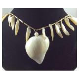 Goldtone shell necklace 30in