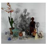 Mixed home decor lot: candles, Christmas, hand