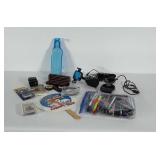 Mixed lot: bag of pens and pencils, several are