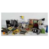 Mixed lot: gardening hand tools, planters, books