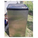 Sanyo Refrigerator, Dorm or Shop Size, working.