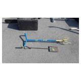 Garden claw tool and stove shovel