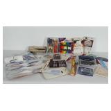 Crafting lot: knitting / crochet needles,