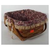 Henn basket with liner and riser