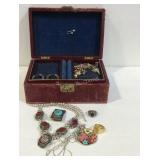 Jewelry box with jewelry