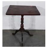 Tri footed table,  23x20x29