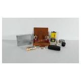 Advertising lot: cigar box, oil / fuel cans,