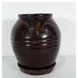 Crock style stoneware planter with tray. Measures